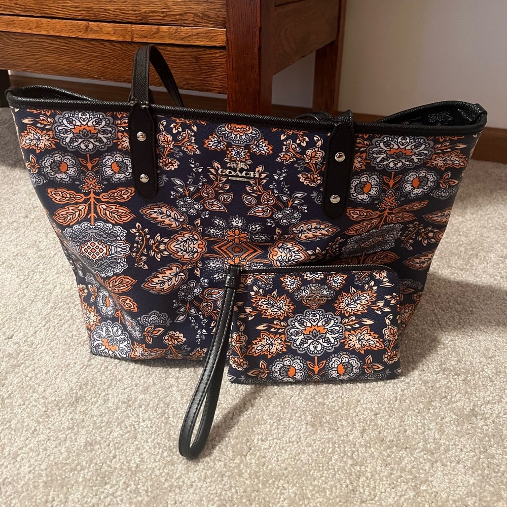 Coach City Zip Tote Forest Flower Print and Matching Wristlet
